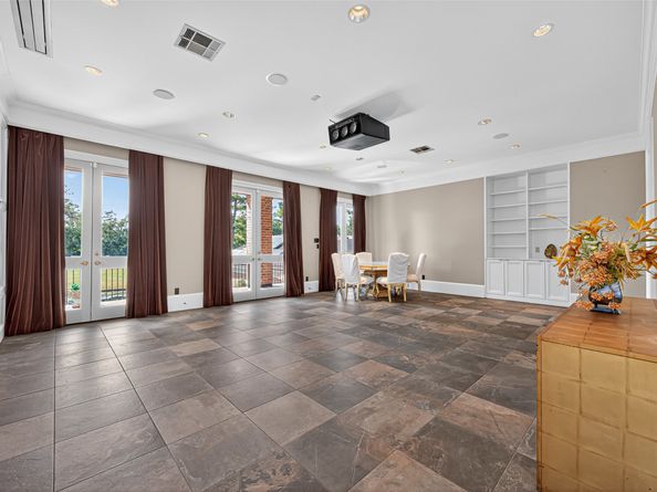 16703 Southern Oaks Drive, Houston TX 77068