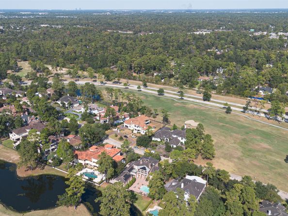 16703 Southern Oaks Drive, Houston TX 77068