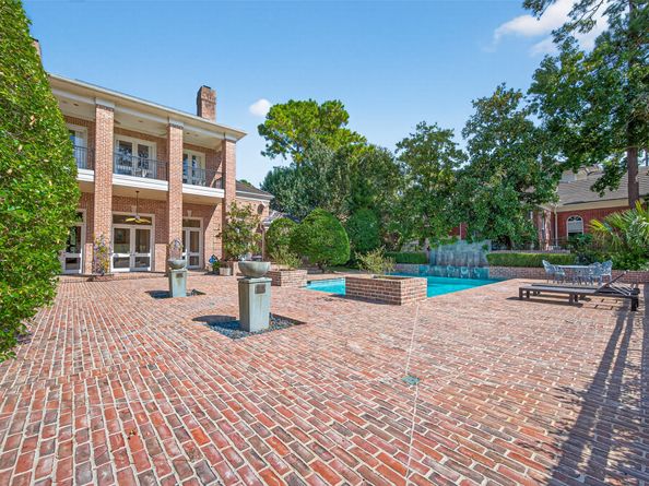 16703 Southern Oaks Drive, Houston TX 77068