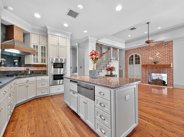 16703 Southern Oaks Drive, Houston TX 77068