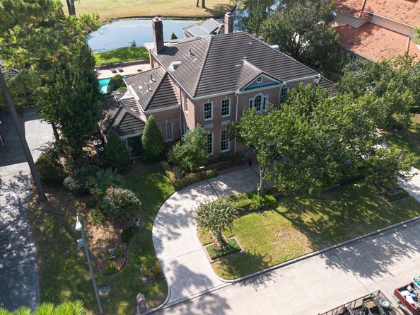 16703 Southern Oaks Drive, Houston TX 77068