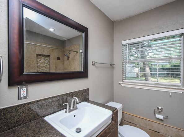 5710 Cherry Street, Houston TX 77026