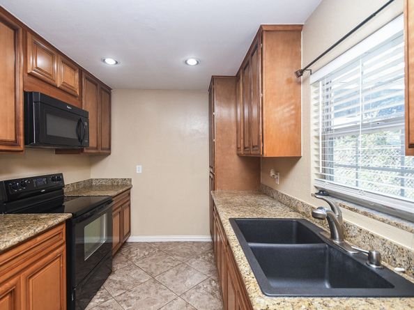 5710 Cherry Street, Houston TX 77026