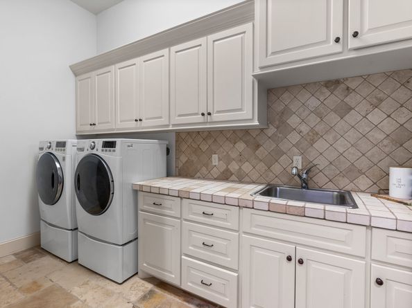 22 Johnathan Landing Court, The Woodlands TX 77389