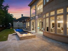 22 Johnathan Landing Court, The Woodlands TX 77389