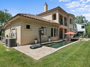 22 Johnathan Landing Court, The Woodlands TX 77389