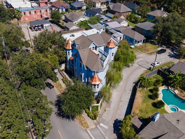 3012 Houston Avenue Avenue, Houston TX 77009