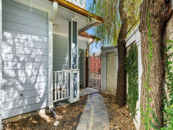 3012 Houston Avenue Avenue, Houston TX 77009
