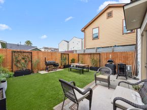 5907 Kiam Street B, Houston TX 77007