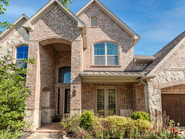 18 Devon Dale Drive, The Woodlands TX 77375