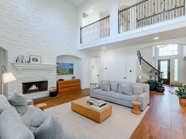 18 Devon Dale Drive, The Woodlands TX 77375
