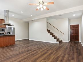 901 Mckinney Park Lane, Houston TX 77003