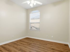 901 Mckinney Park Lane, Houston TX 77003