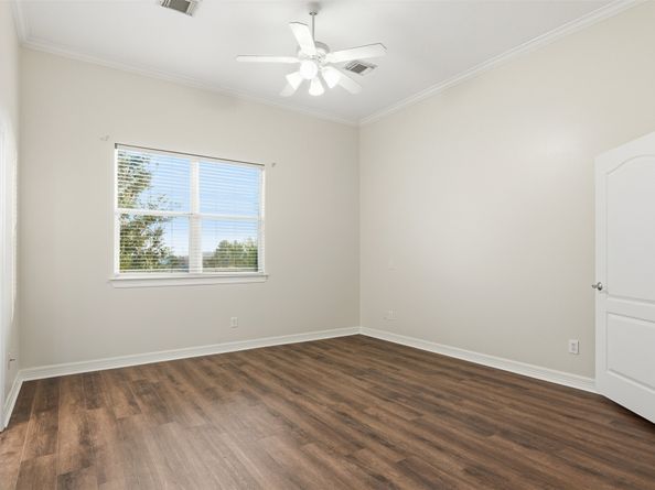 901 Mckinney Park Lane, Houston TX 77003