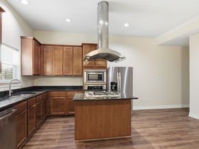 901 Mckinney Park Lane, Houston TX 77003