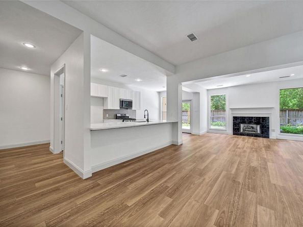 2 Wintergreen Trail, The Woodlands TX 77382