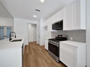 2 Wintergreen Trail, The Woodlands TX 77382