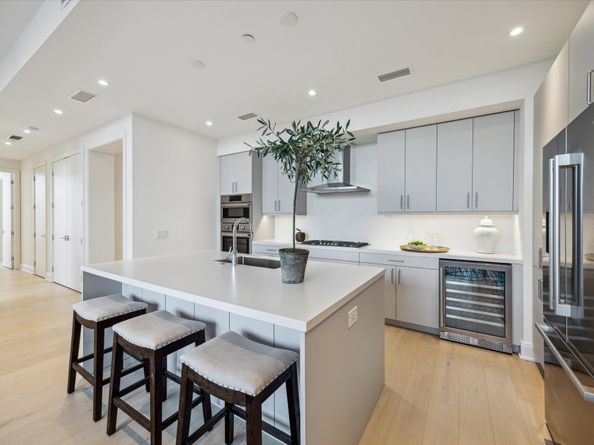 2323 W Main Street 402, Houston TX 77098