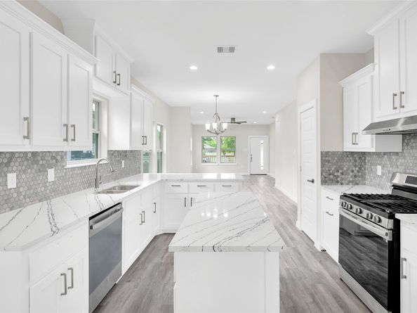 8022 Yoe Street, Houston TX 77078