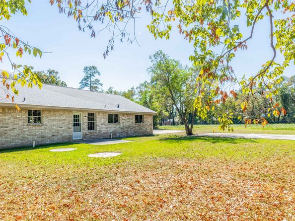 3903 Acorn Ln, Kingwood TX 77365