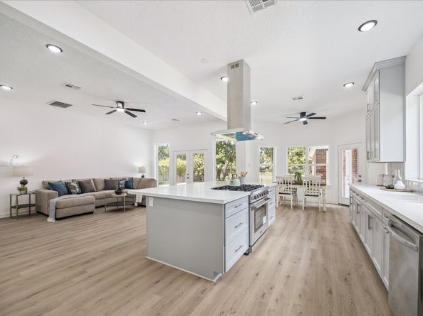 3303 Vista Lake Drive, Sugar Land TX 77478