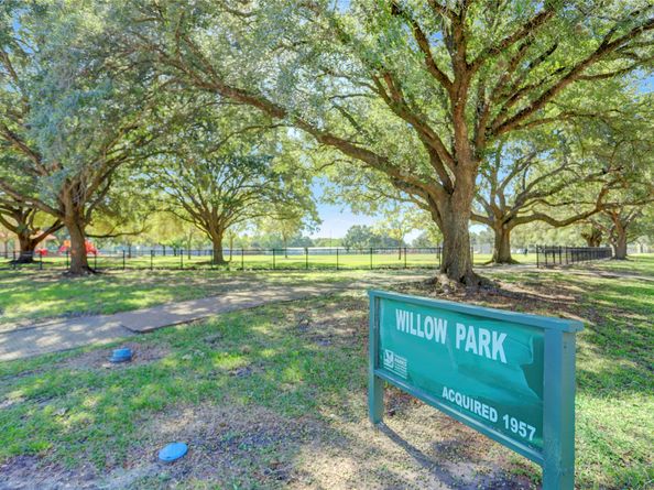 4302 Hummingbird Street, Houston TX 77035
