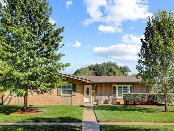 4302 Hummingbird Street, Houston TX 77035