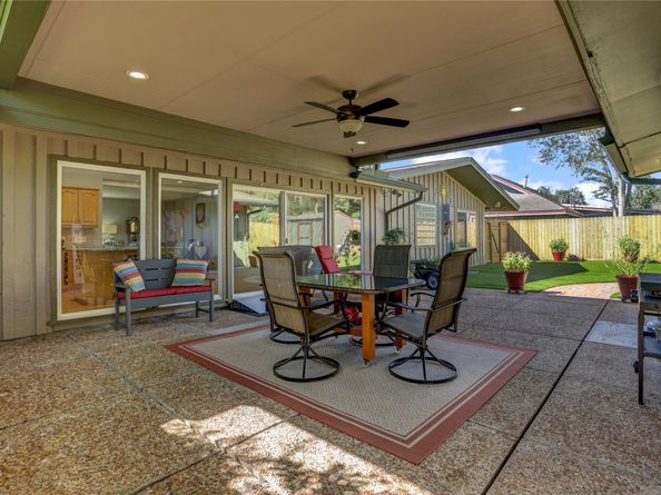 4302 Hummingbird Street, Houston TX 77035
