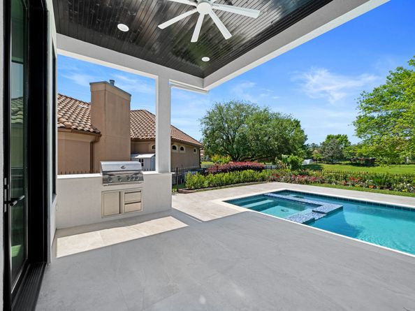 91 Lake Sterling Gate Drive, Spring TX 77379