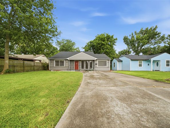 8826 Delilah Street, Houston TX 77033