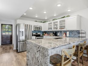 319 Venture Boulevard S, Point Venture TX 78645