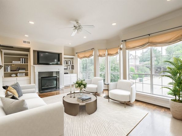 4925 Travis Street, Houston TX 77002