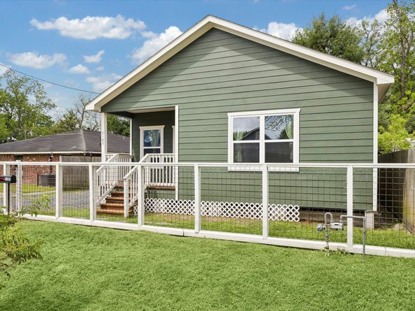 5105 Chapman Street, Houston TX 77009