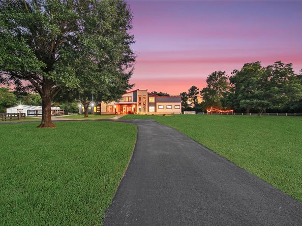 2531 S Cherry Street, Tomball TX 77375