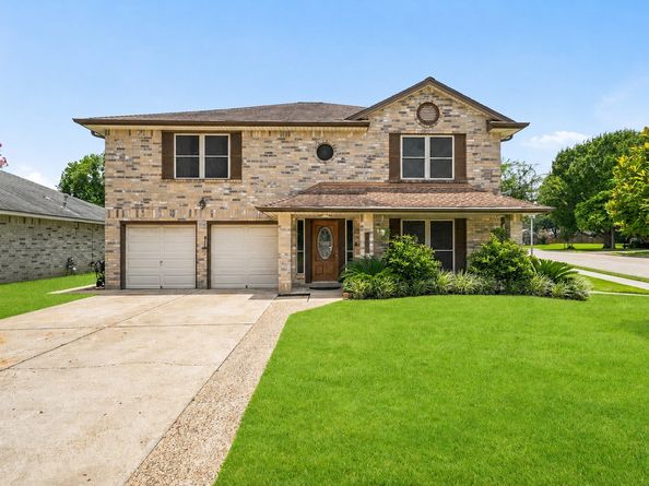 2135 Victoria Garden Drive, Richmond TX 77406
