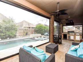 9214 Holloway Cliff Lane, Cypress TX 77433