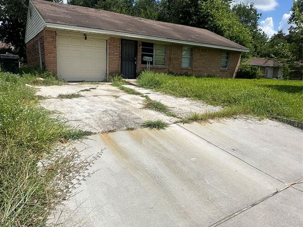 3127 Groton Drive, Houston TX 77051