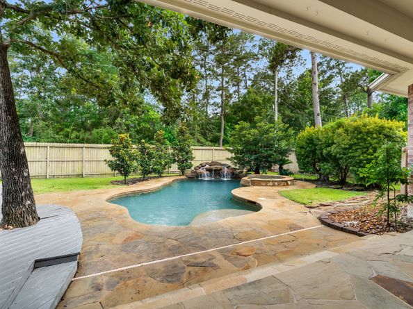 55 W Matisse Meadow Court, The Woodlands TX 77382