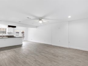 1011 Hamblen Road 205, Kingwood TX 77339