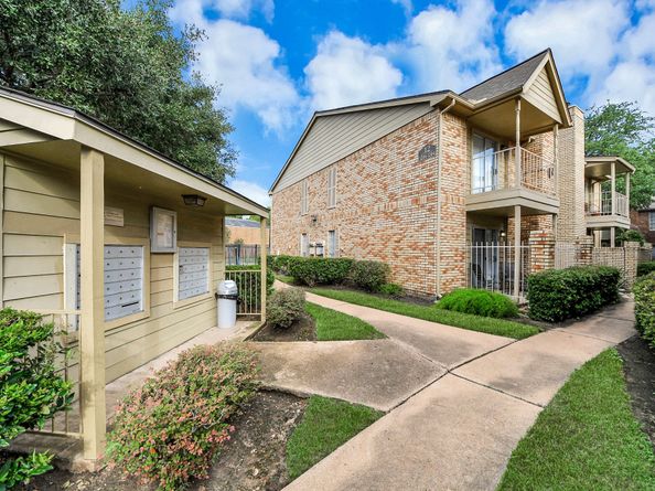 1515 Sandy Springs Road 1202, Houston TX 77042