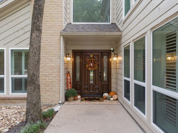 2 Rambling Wood Court, The Woodlands TX 77380