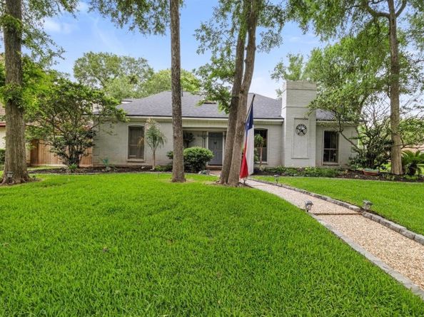 1815 Cobblestone Court, Richmond TX 77406