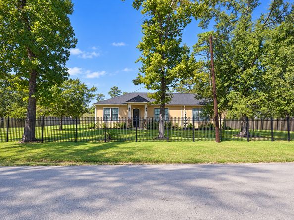 9727 Wiloak Street, Houston TX 77078