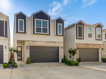 1517 Canter Bayou Way