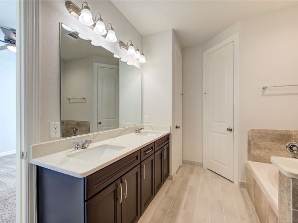 1517 Canter Bayou Way, Houston TX 77043