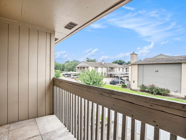 1900 Bay Area Boulevard 109, Houston TX 77058