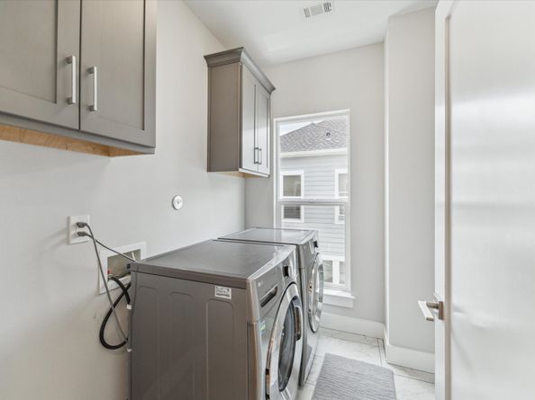 919 W 16th Street C, Houston TX 77008