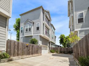 919 W 16th Street C, Houston TX 77008