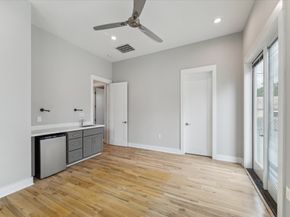 919 W 16th Street C, Houston TX 77008