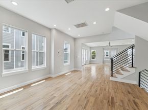 919 W 16th Street C, Houston TX 77008